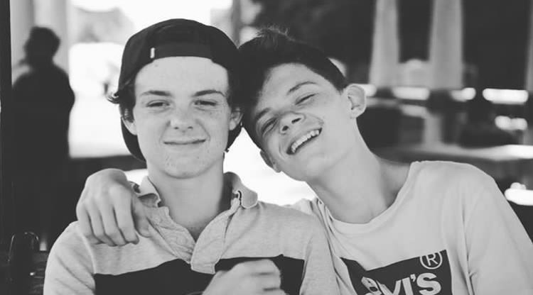 <a href="/SamHolland1999/">Sam Holland</a> <a href="/HarryHolland99/">Harry Holland</a> they both posted this on their own ig dO YOUR FAVE TWINS EVER ???? ?