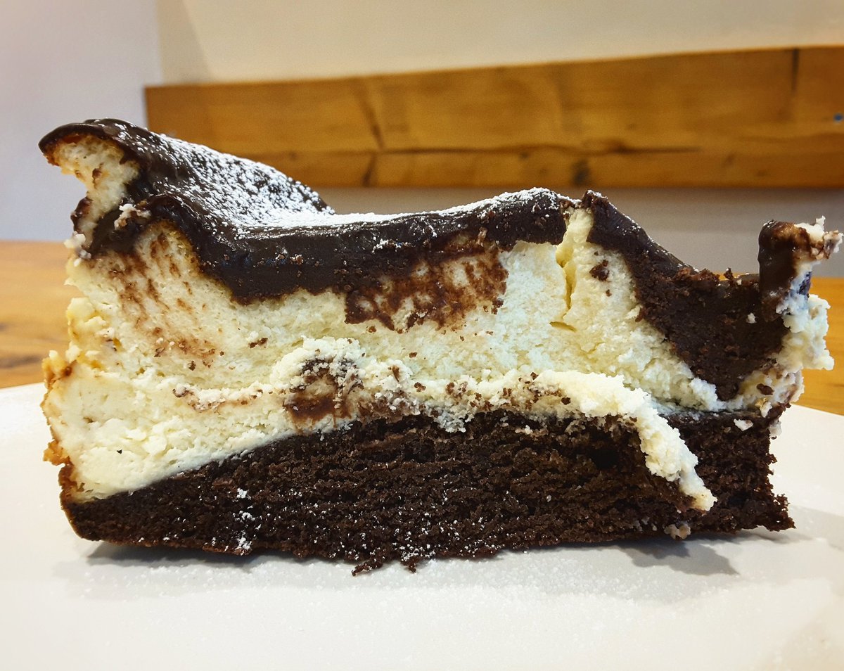 Monday is this <a href="/AccentoCafe/">Accento Cafe</a> ❤ #monday #sweet #brownie #cheesecake #Glasgow #glasgowfood
