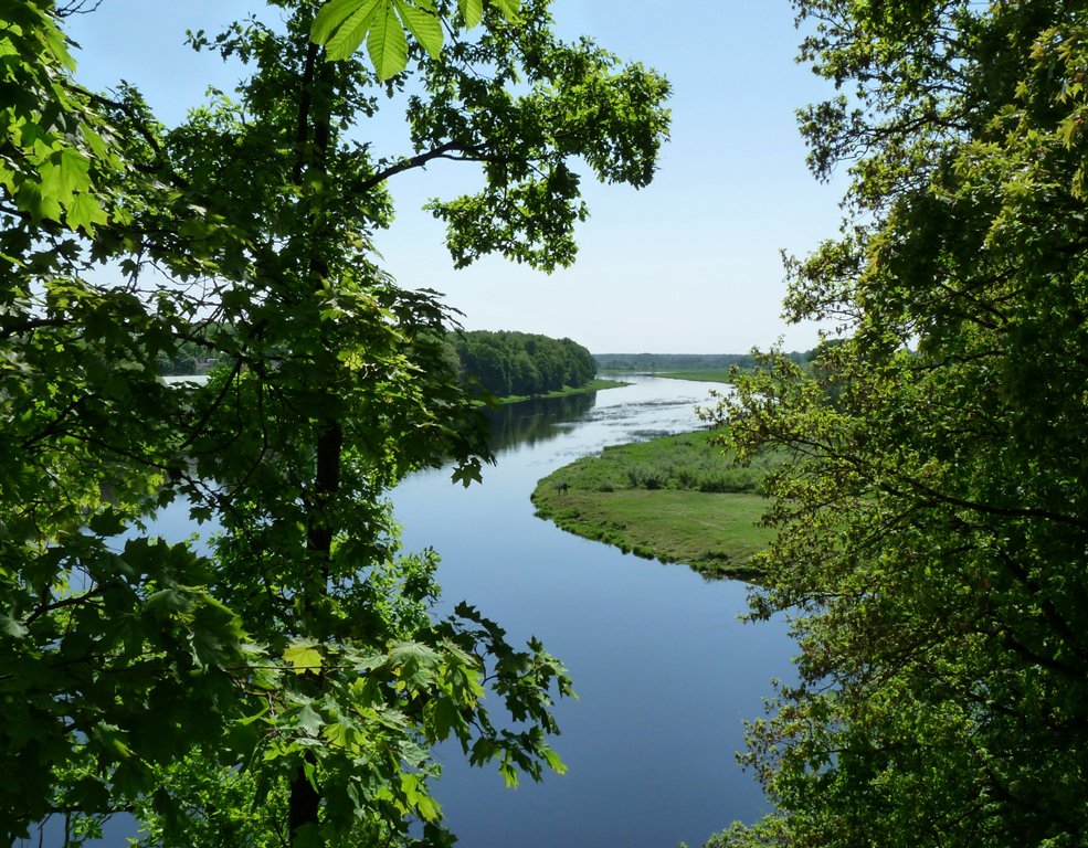 Šonedēļ Latvijas Arheologu biedrība organizē nelielus arheoloģiskās izpētes darbus Mežotnes pilskalnā. rundale.lv/aktualitates/n…