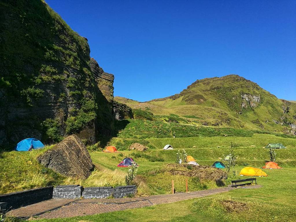 uncommonstories's tweet photo. Not a bad place to camp 👌⛺
#uncommonarctic #giroalfreddo https://t.co/lyWwDcJKPP