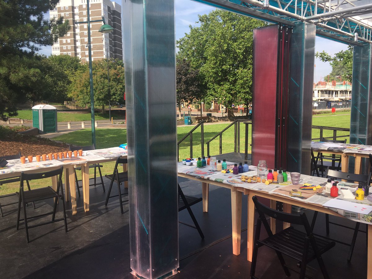 Seed sowing &amp; potato printing today! Head down to #erithlighthouse <a href="/LBofBexley/">London Borough of Bexley</a> <a href="/The_Decorators/">The Decorators</a>