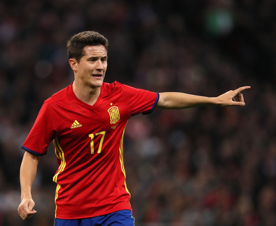 Happy 28th birthday to international and midfielder Ander Herrera! 