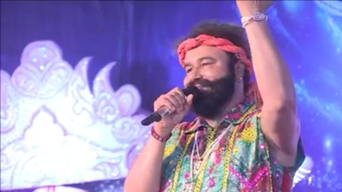 NaturalShashank's tweet photo. @Gurmeetramrahim #MSG9बर9Day4 is Wao! #Stunts Nights bcoz at last it becomes #MusicalNightWithMSG 😘 #MSG50thBirthday ❣ #LovUPa u r my #Rockstar Papa 🎤🎹😍 https://t.co/W2Hymdmsjl