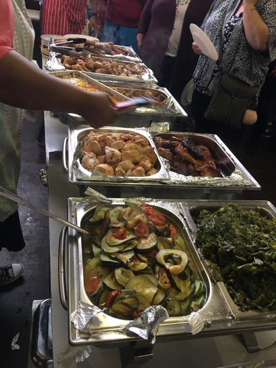 GrowingEastMcr's tweet photo. 80 people fed #MilesPlatting #Food4All #volunteers last night. Help needed (prep/serving/washing) each Sunday 1-7pm
https://t.co/6xZUQJy3QQ https://t.co/Gqipr88zTB