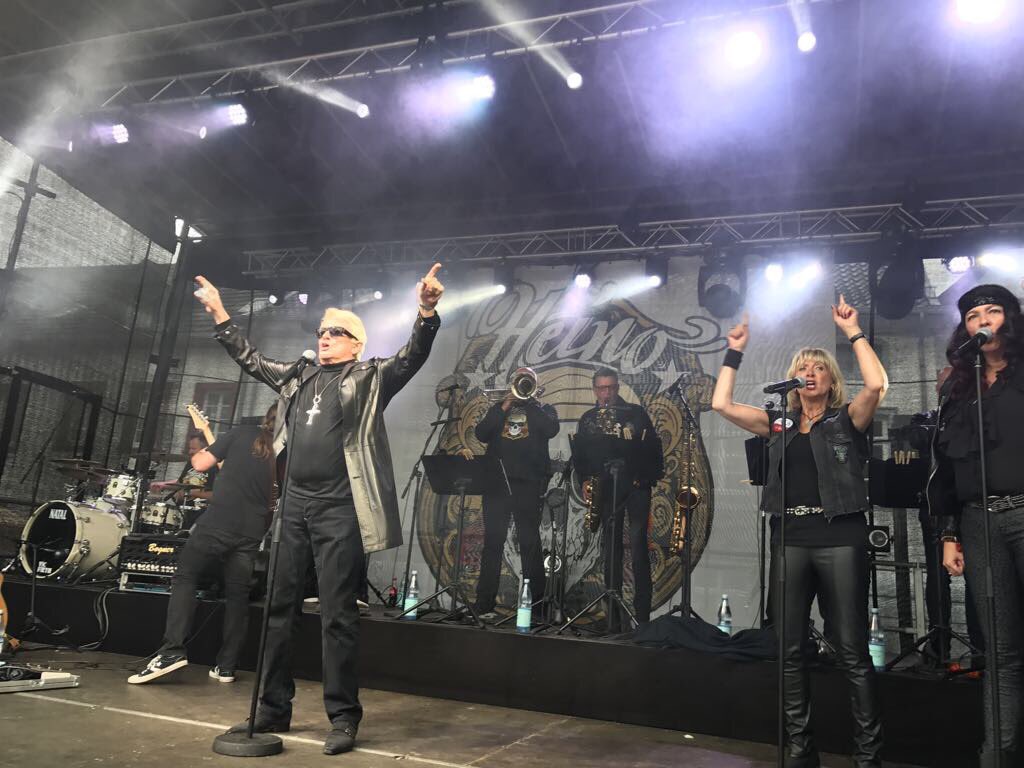 Heino tweet media
