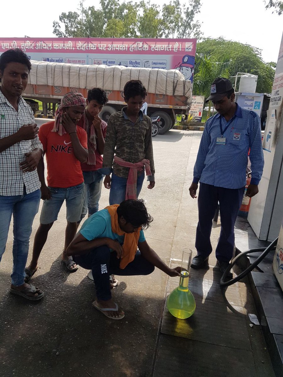 petro_planet's tweet photo. Q&amp;Q Campaign at Tushir Oil Co. Sonipat#GoodFuelPromise @HPCL @Rg03Goel @subodhbatra10 @ManishTandon21 #HP है जहाँ भरोसा है वहाँ https://t.co/Nem2rJKd5w