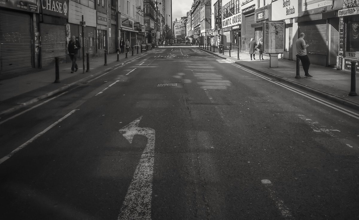thehubzter's tweet photo. Oldham Street Manchester #photography #500pxrtg #Dailyphoto #picoftheday #PintoFotografia #Thephotohour #streetphotography #Manchesterpulse https://t.co/FYSZxTEmjB