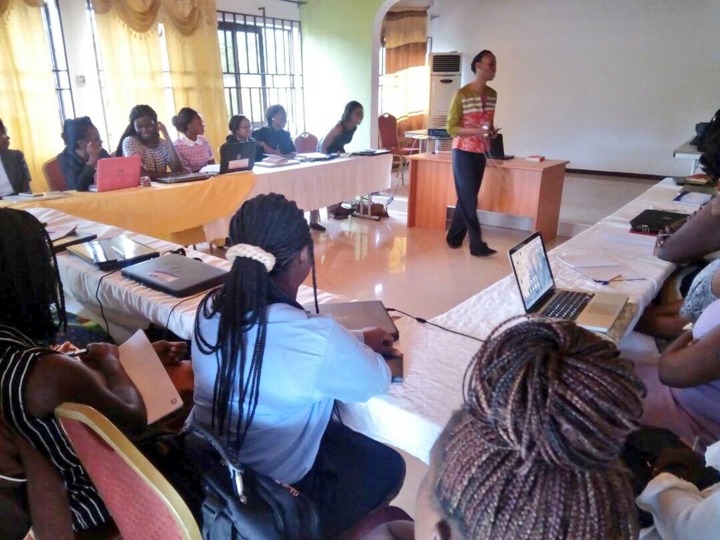 MobileWebGhana's tweet photo. @womentechafrica @penplusbytes @UnlockingWAT @iSpaceGh @MESTAfrica @kajsaha @ghanacodeclub @nnenna @yournextgenwork @enyok @Enock4seth The girls are here introducing themselves and their ideas. @ethelcofie is leading the session. cc @MTNGhana #MtnGirlCode #Girlcode https://t.co/llhE4tmqZz