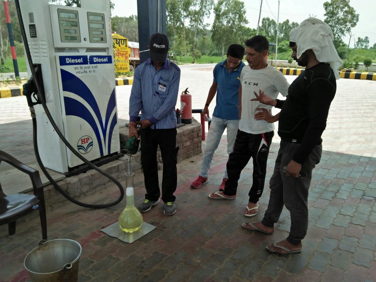 petro_planet's tweet photo. Q&amp;Q Campaign at Ved FS, Baland, Rohtak#GoodFuelPromise @HPCL @Rg03Goel @subodhbatra10 @ManishTandon21 #HP है जहाँ भरोसा है वहाँ https://t.co/IkwyI9kHKt