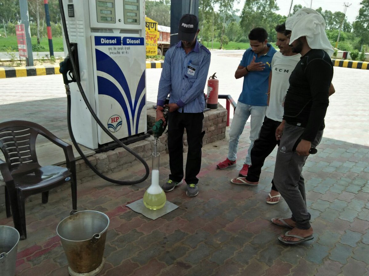 petro_planet's tweet photo. Q&amp;Q Campaign at Ved FS, Baland, Rohtak#GoodFuelPromise @HPCL @Rg03Goel @subodhbatra10 @ManishTandon21 #HP है जहाँ भरोसा है वहाँ https://t.co/IkwyI9kHKt