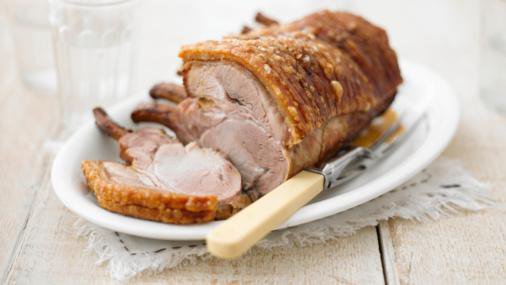 Go for a classic this weekend, roast pork with crackling, served with sage and onion stuffing and apple sauce. 

bbc.co.uk/food/recipes/r…