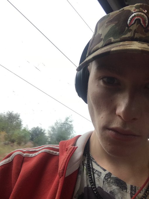 Train route to London 🚈 https://t.co/5O9finAT5C<a href="/tag/newprofilepic"class="tags"><span>#newprofilepic</span></a>
