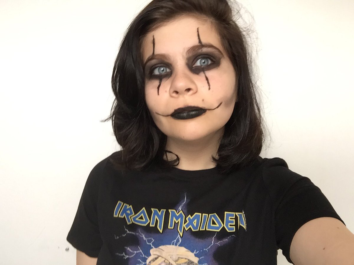 s0lastsummer's tweet image. @lynzway sorry i'm late!! #WayToCrow