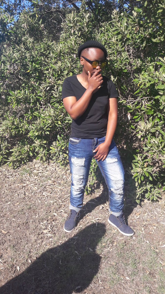 iamparoro's tweet image. A dyani. 👑🍍🏳️‍🌈
#Monday #picturesthatsayathousandwords #dapperQ #shesacooldude #bornthiswaylifestyle