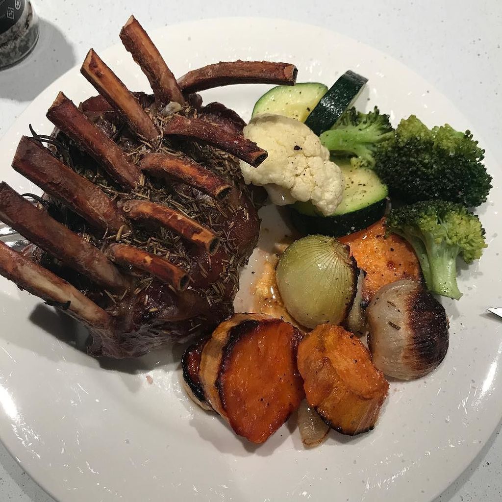 claudecarrello's tweet photo. Amazed by what @carolyncarrello calls a quick and easy Monday night dinner!  Thank you 😍😘🙏 https://t.co/5GVgdvSi82 https://t.co/AAzBgQepZZ