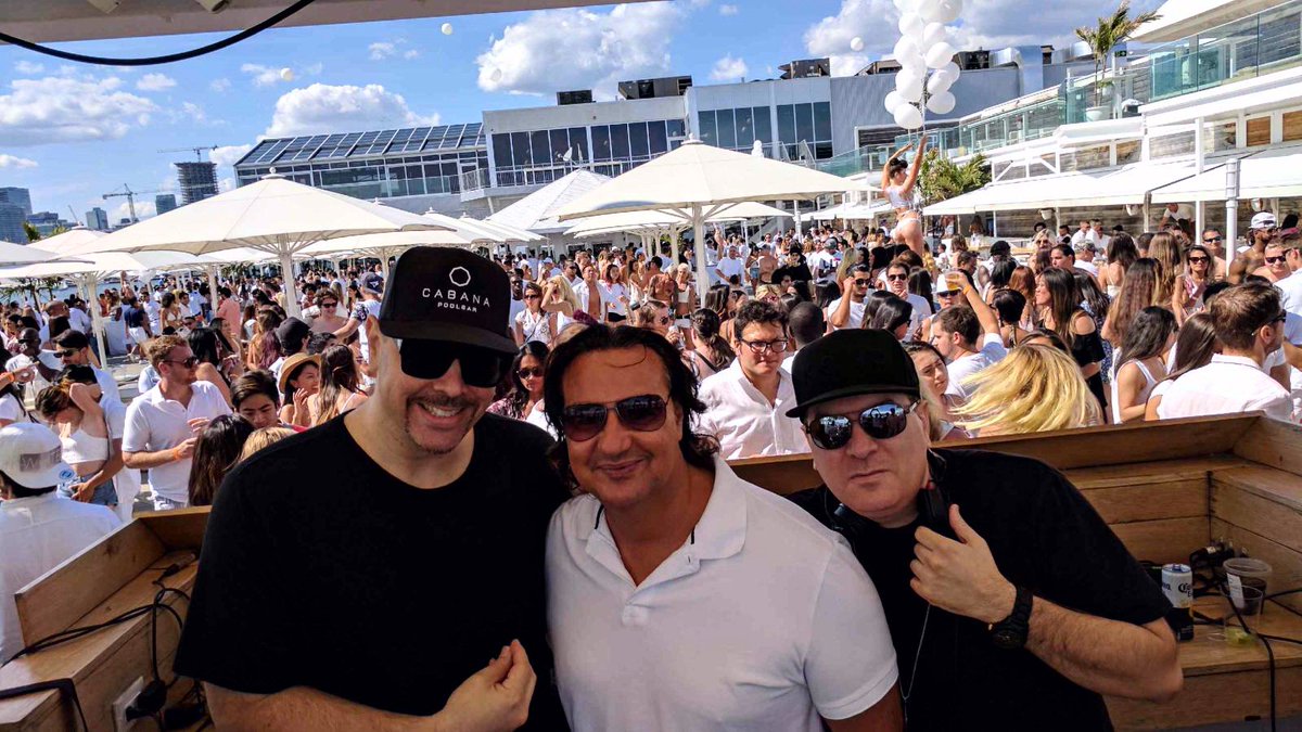 TonyMonaco's tweet photo. Always great hanging with my pals #ManzoneAndStrong @JoeManzone @FabStrong @CabanaPoolBar @Z1035Toronto #Daylife https://t.co/qQG2hB3avD