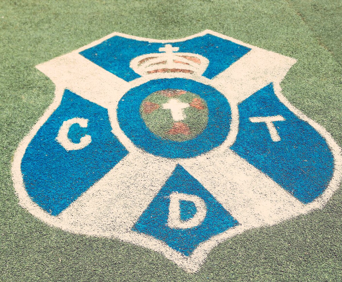 mdaswani's tweet photo. ¿Quieres ir al Heliodoro este viernes? ¡Haz RT! 🔵⚪️🔵⚪️ https://t.co/0aVqjgrJko