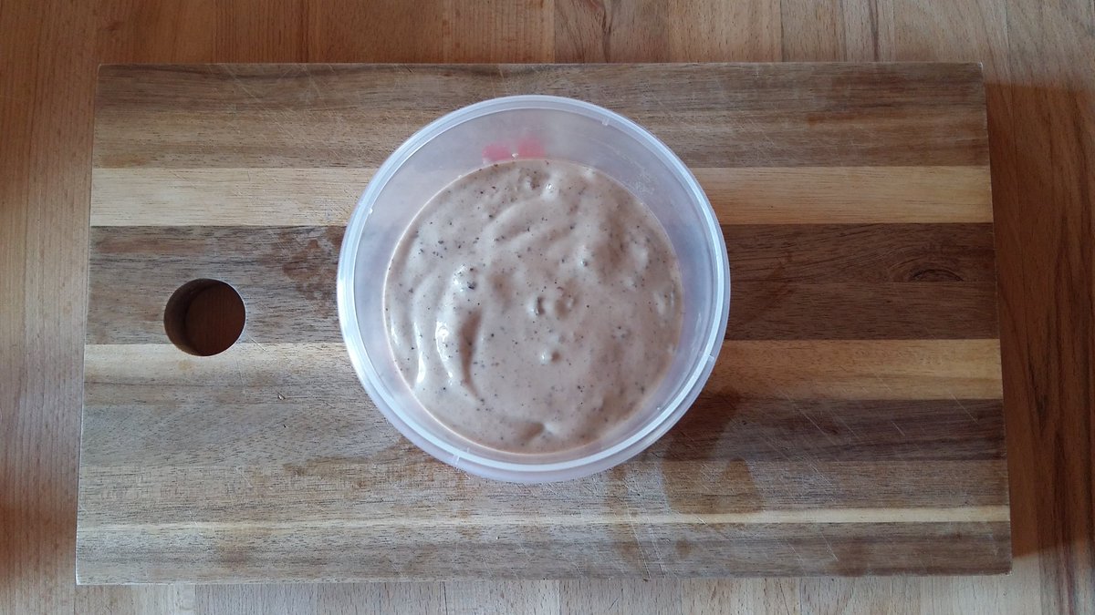 Point1_Athletic's tweet photo. 3 ingredients. One tasty recovery ice-cream. @HIGH5Nutrition #proteinhit, 1 frozen banana. 3 tbsp. Greek yogurt. Chop. Blend. Freeze. Done! https://t.co/WYKTBVFdWT