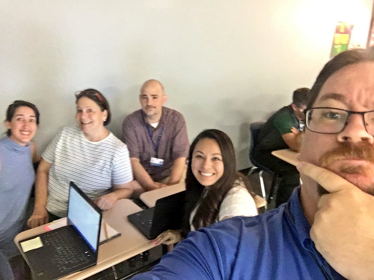 RobledoAngelina's tweet photo. English IV team! #swhsgoldstandard #swhsSupportServices @SpringWoodsHigh https://t.co/CkXX8U8n51
