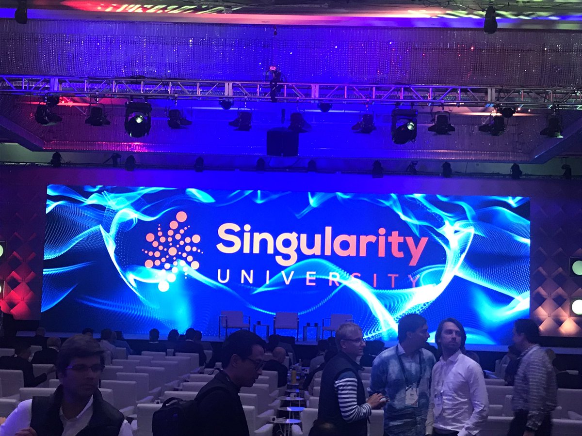 uilkeduinstra's tweet photo. Start dag 2. Erg benieuwd. Gisteren onder indruk van Peter Diamandis over AI en Robert Poynton over managen complexiteit #GSummit #dearnova https://t.co/AlnvuyfbuT