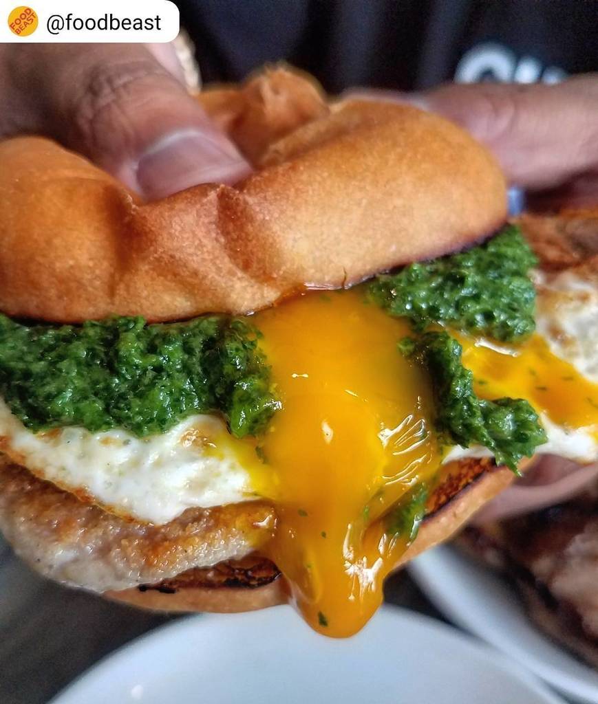 BreakfastbySC's tweet image. Good Morning 😘
#sausageeggandcheese #breakfast #mondayssuck ift.tt/2w3EDq2