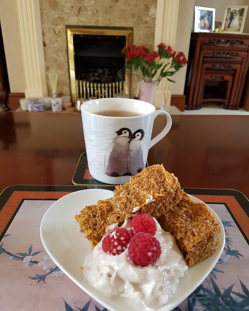 aileencheng58's tweet photo. It's @SlimmingWorld coffee time leftover breakfast wheatbran cake with @AldiUK #superspoon high protein yogurt and @WeAreLittles coffee https://t.co/6khcMvtlrm