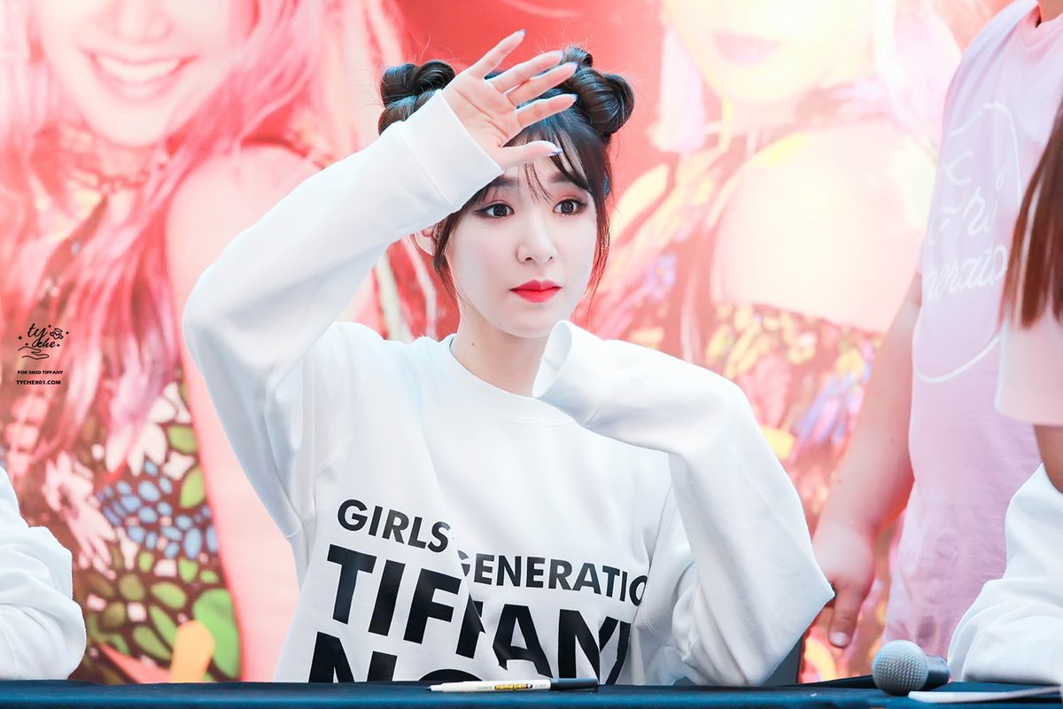 tyche801's tweet photo. 170813-2 여의도 ifc mall 팬사인회 #티파니 #tiffany   https://t.co/iH8mWB95Bd https://t.co/eSbgukbirK