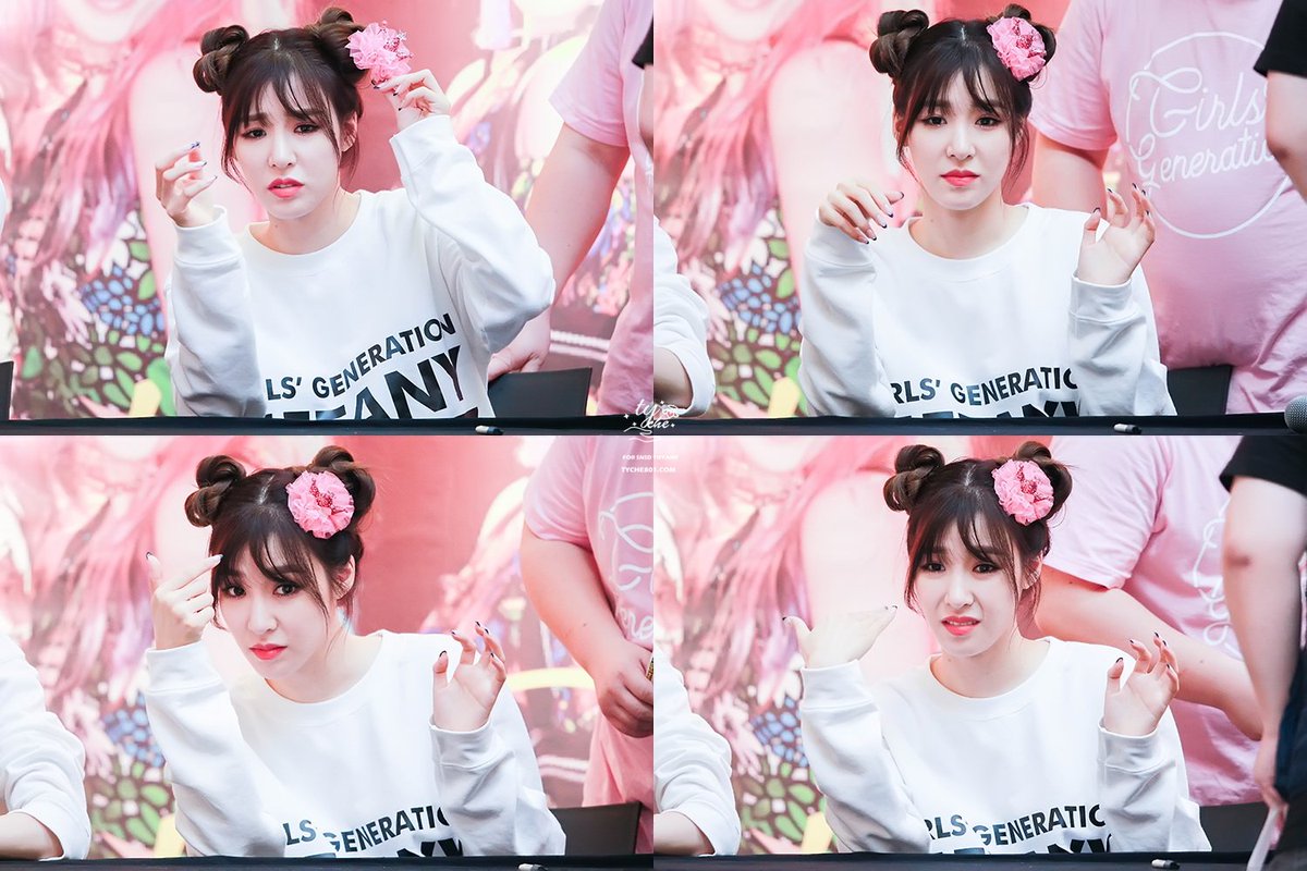 tyche801's tweet photo. 170813-2 여의도 ifc mall 팬사인회 #티파니 #tiffany   https://t.co/iH8mWB95Bd https://t.co/eSbgukbirK