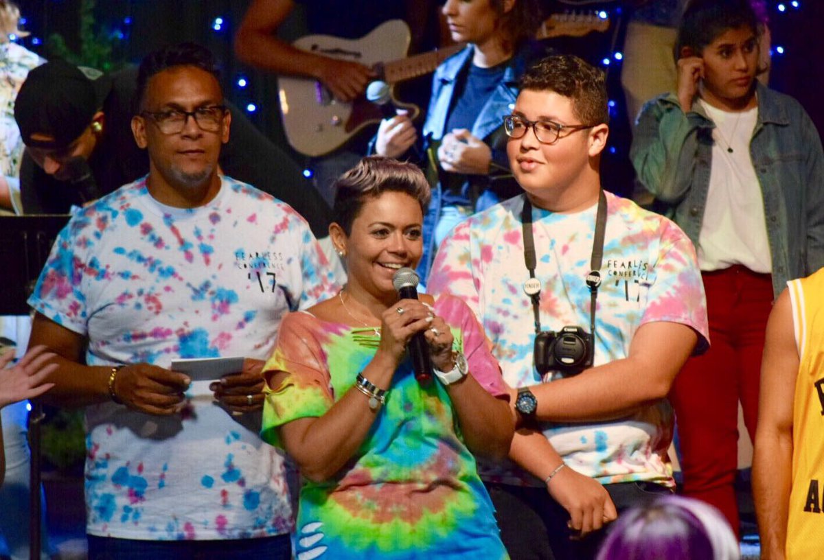 wearefearlesspr's tweet photo. Our beautiful pastors who believe in us a 💯 @rgonzaofficial @damarisgrillo 😍❤️ #FearlessConf17 https://t.co/y5026pa4Lj