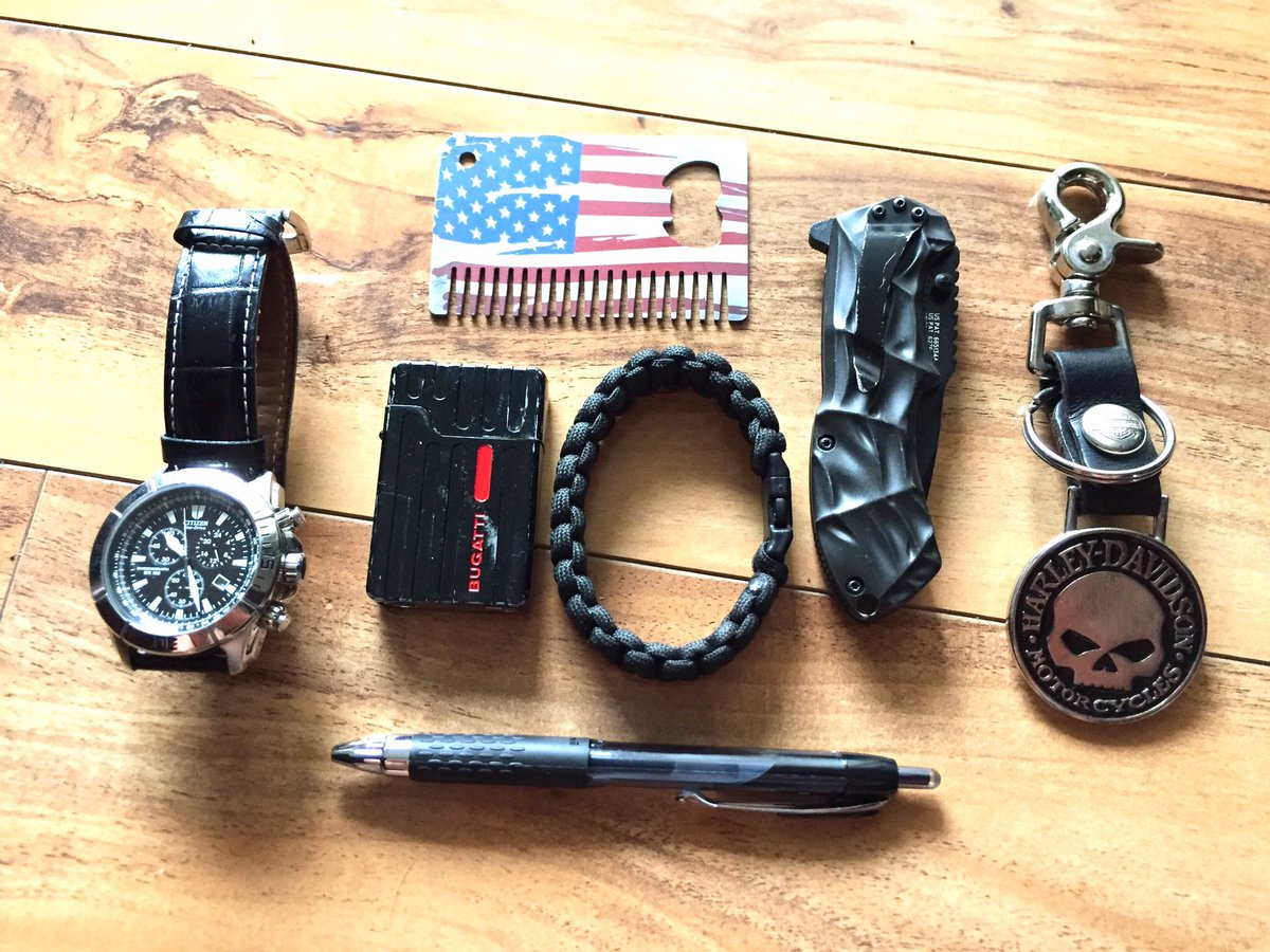 TitaniumBros's tweet photo. #menstyle #monday #edc #everydaycarry #pocketdump #citizen #bugatti #smithandwesson #harleydavidson #freedomflagproducts https://t.co/6Fbyz8MShv
