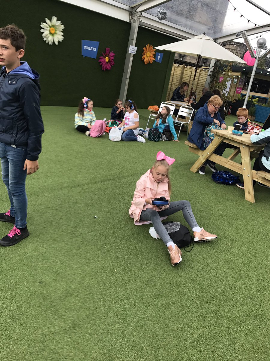 missjlesko's tweet photo. We watched more performers and then had lunch at the #BBCTent #EdFringe17 https://t.co/Jc3aDJICn9