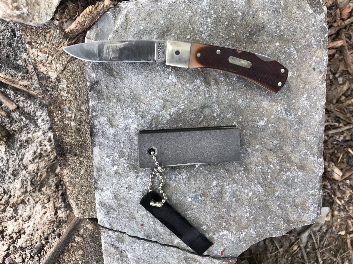 jkubicki's tweet photo. Finally began #2017resolution this weekend. A matchless fire. Just magnesium, flint and knife. Not hard but not easy. https://t.co/A6vjpO2Zpd