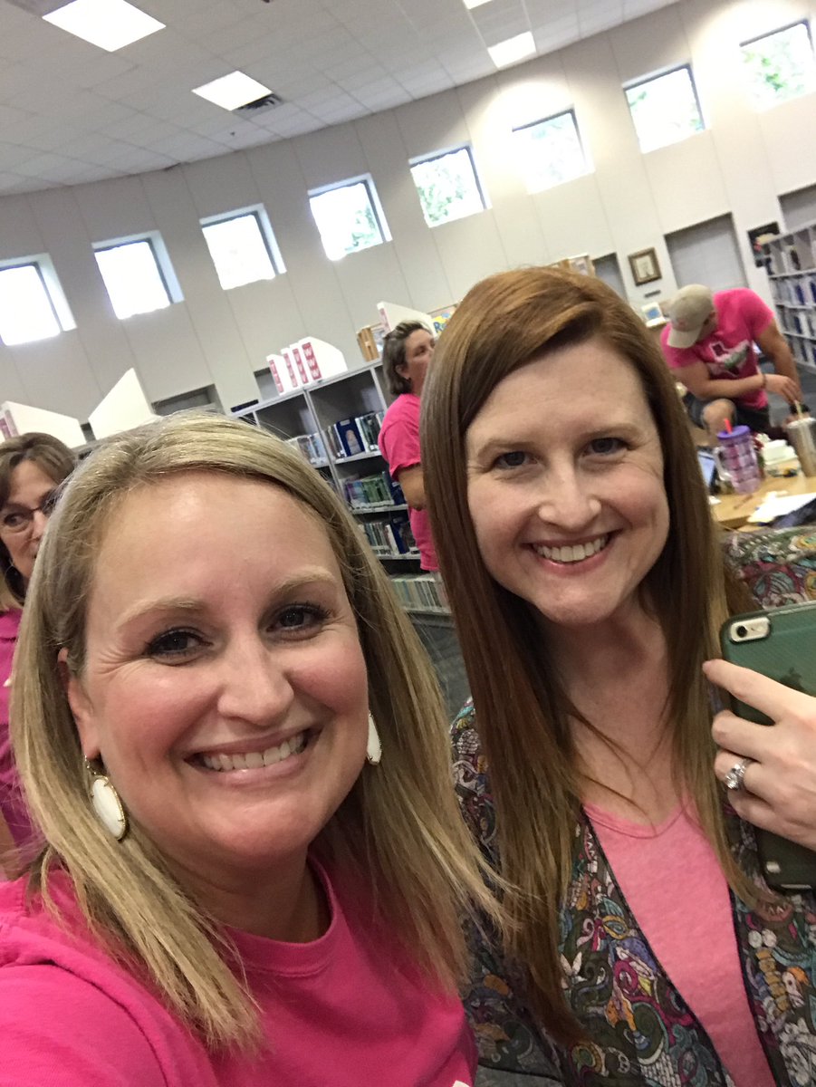 TraceyFlorez's tweet photo. Sharing our professional reading #rocketedu https://t.co/6YH4jfB3ec