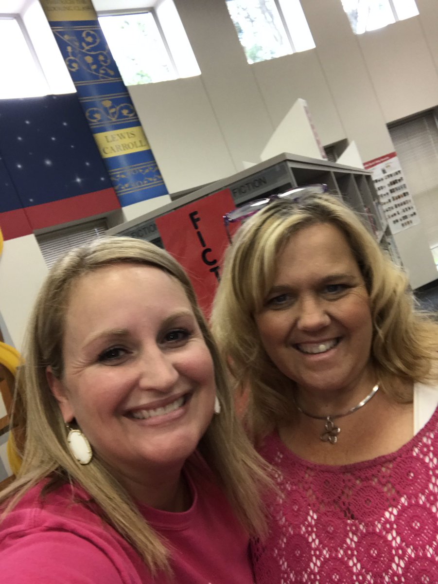 TraceyFlorez's tweet photo. Sharing ideas for communicating with families #rocketedu https://t.co/oLEiAh64lq