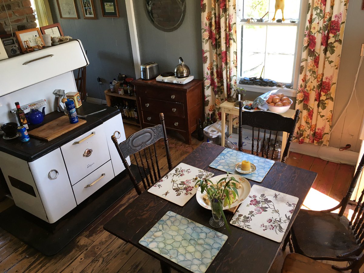 michaelwinter34's tweet photo. a friend did the math & pointed out that over 40,000 suppers had been prepared & eaten in this kitchen. https://t.co/BpP5IXbuYP