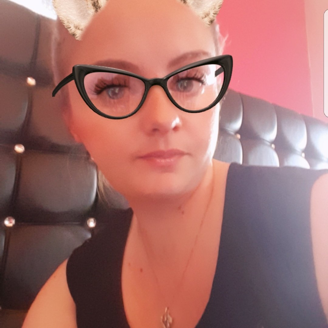 danibaibee's tweet photo. playing around on snapchat again #snapchat #selfie https://t.co/DB5FyIG9Lg