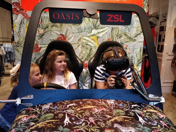 RetailFocusTech's tweet photo. @OasisFashion invites shoppers on in-store virtual safari https://t.co/2PM6gskw15 #OasisXZSL #retail #retailtech #virtualreality #experience https://t.co/2W5ACW66li