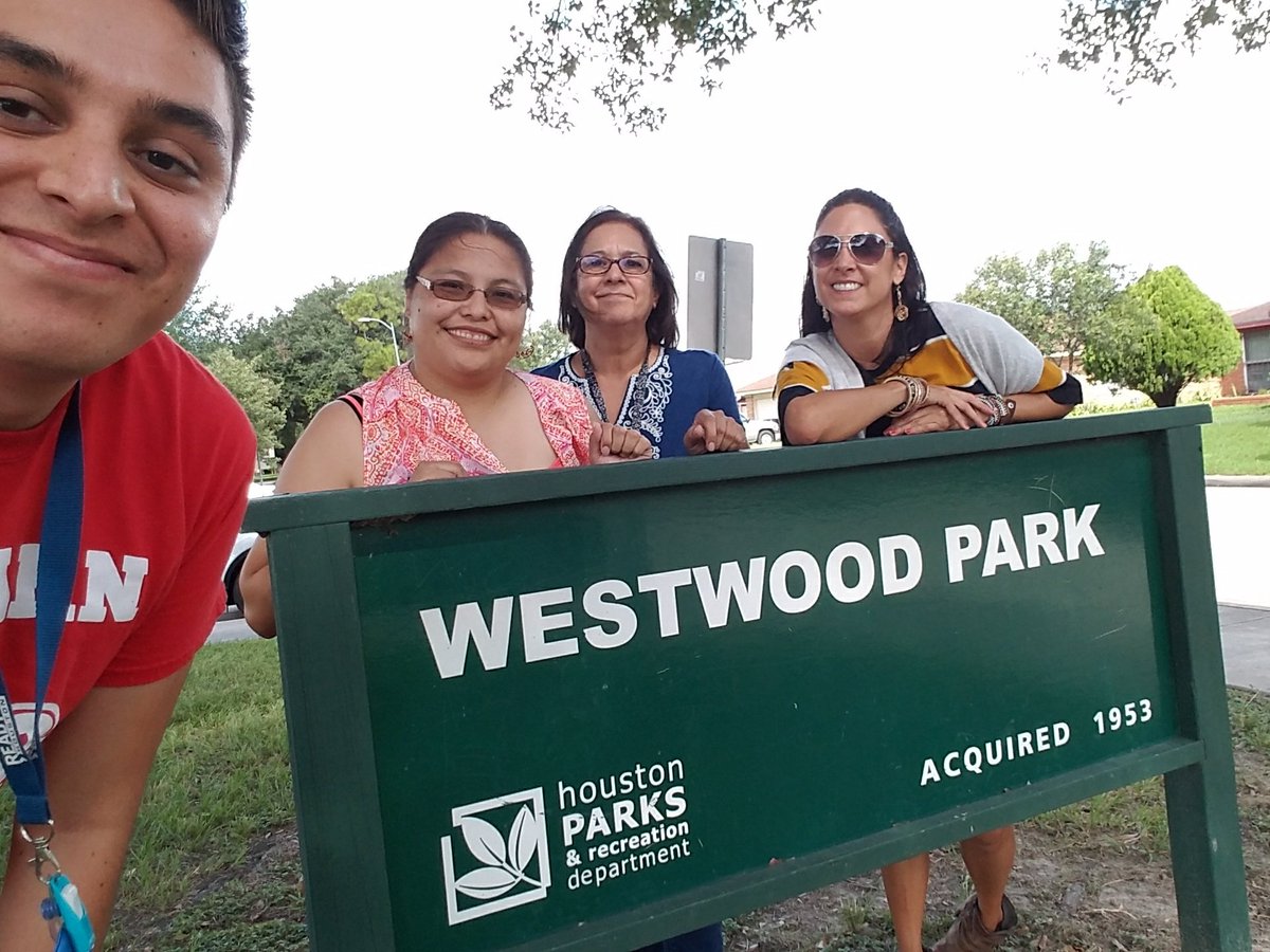 MrVzquez1's tweet photo. Where our #Shearn students and families come and play! Also favorite park to play for PK students &amp; teachers 🌳🌷🐞🐛
#PkSuperLions #ShearnTeam https://t.co/pCabUmEbX4