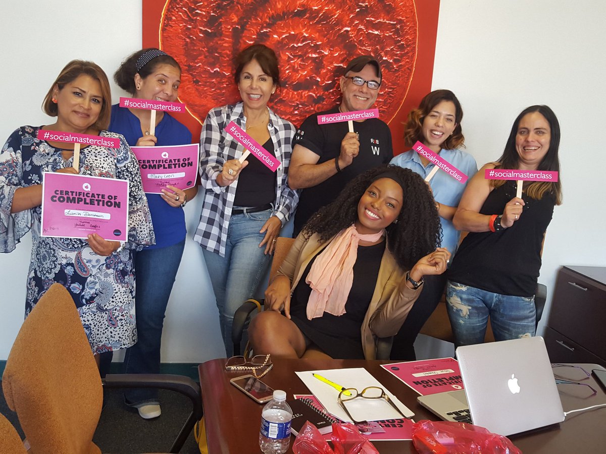 ClicheBrands's tweet photo. In case you missed it! We had an amazing time at the #socialmasterclass  Sign up for the next class at https://t.co/kLngo2JfBM 8/19 https://t.co/EmRJdXf1Xi