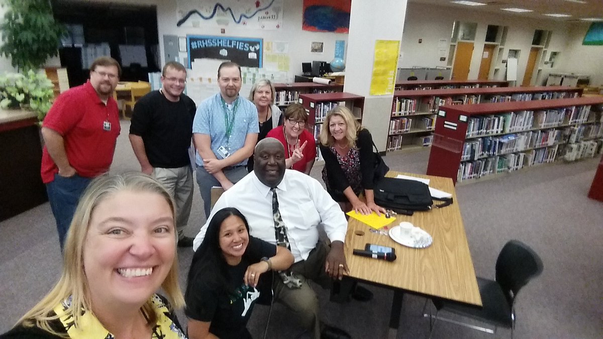 SarahMelanephy's tweet photo. #selfiewithizzy Academic conversations team. #1mustangs @rhsrodsquad https://t.co/emVpf6xO67