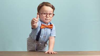 HRZone's tweet photo. Is social recognition the key to keeping employees loyal? How can you use it internally? > https://t.co/eiFVCimRd5 https://t.co/OLm6Algi6W