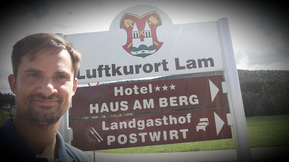 patryk_bialas's tweet photo. W pogoni za @CzystePowietrze dotarłem do. . . #smog #Lam #Luftkurort #igergermany #igerlam https://t.co/RsORyPEtoP