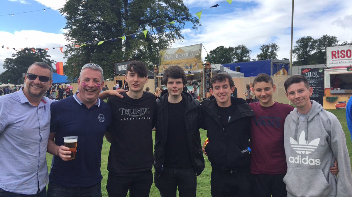 Ali_ferguson1's tweet photo. @TheCliftonsUK you guys were amazing on Saturday thanks for the picture! https://t.co/Eo1FmqW5ZR