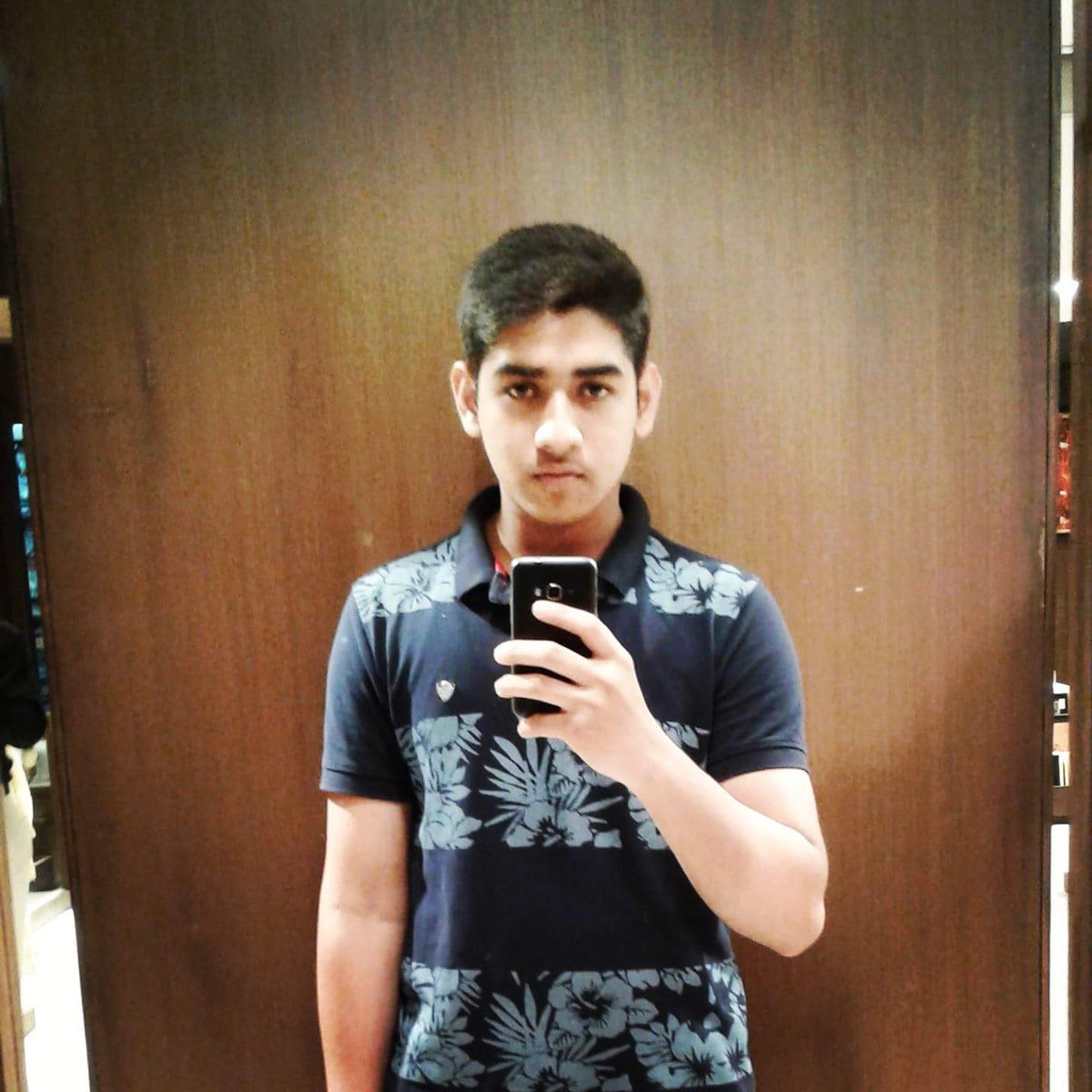 Soumick15's tweet photo. 📱📷 https://t.co/vPjyOSFsBU