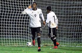ErikNiva's tweet photo. När Dortmunds U17-lag vann sin säsongspremiär i helgen gjorde Youssoufa Moukoko två mål. Hur gammal han är? Tolv år. https://t.co/7CYDvKpn9z