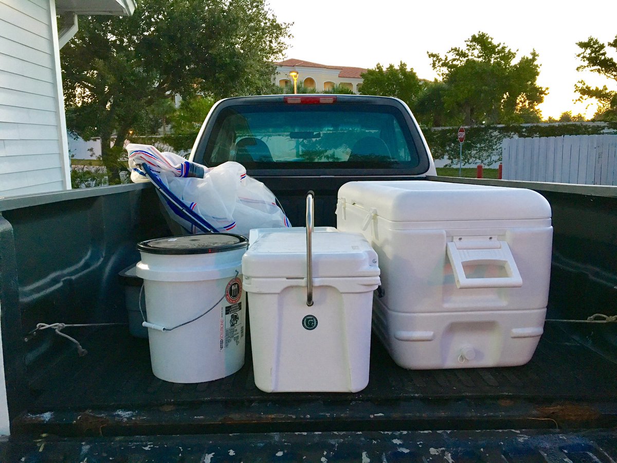 InvertebratesDC's tweet photo. The StreamCode team is leaving Fort Pierce to do sampling in the early morning #StreamCodeSMS #OsbornLabSI #plankton #GulfStream https://t.co/LWsVRW00tt