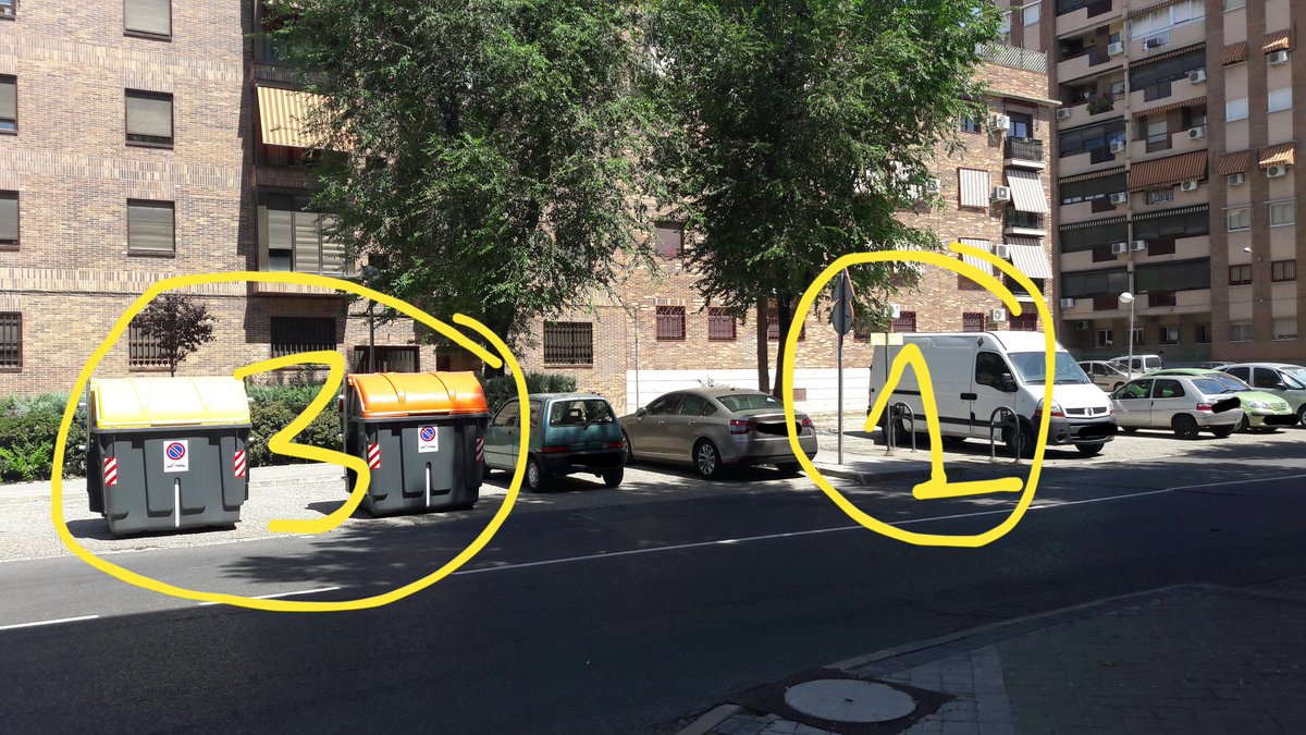 jltoledano's tweet photo. Hola @MADRID podéis desperdigar más los contenedores y quitar más plazas de aparcamiento si eso (6) Mejor como estaban antes. C/Peña Cervera https://t.co/99cj36Jnn1