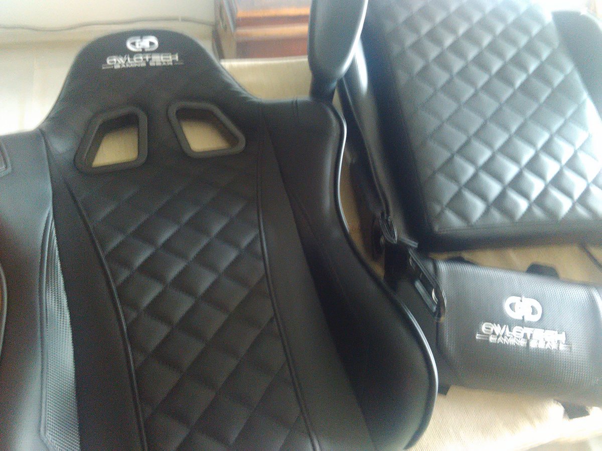 Dado777sp's tweet photo. Hoy ha llegado la silla, ya únicamente falta cambiar teclado y la targeta gráfica
#Dado7 #setup https://t.co/iboQ6AcOA9