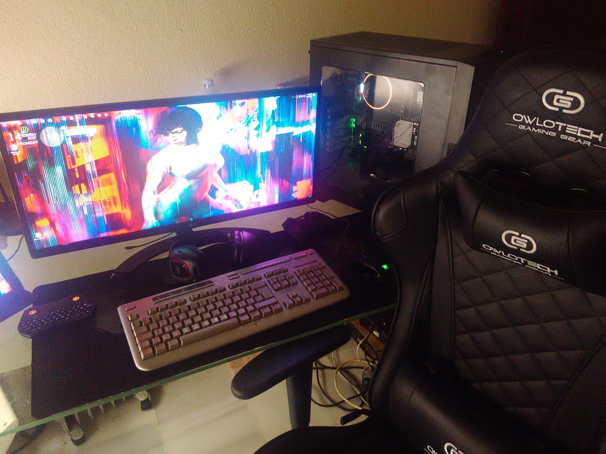 Dado777sp's tweet photo. Hoy ha llegado la silla, ya únicamente falta cambiar teclado y la targeta gráfica
#Dado7 #setup https://t.co/iboQ6AcOA9