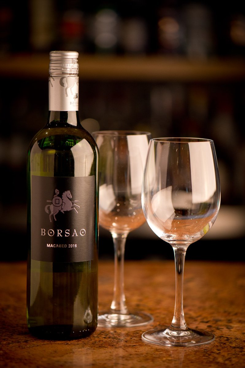 LdnCarriageWrks's tweet photo. Rid yourself of those #MondayBlues with our wine and dine tonight! Take two courses and get a free bottle of wine for two to share... https://t.co/2u7lX5zjqK